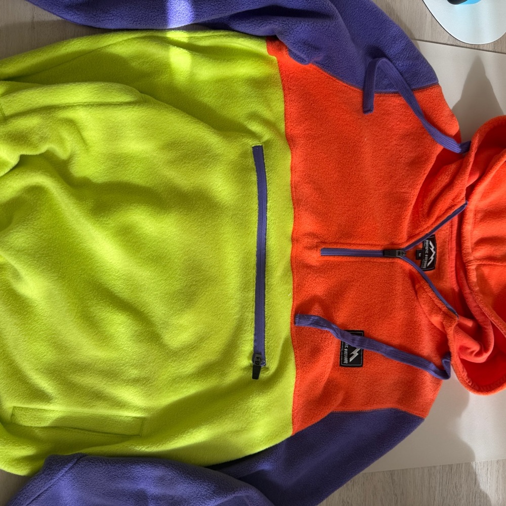MASSIVE OUTDOOR HOODIE - Picture 2 of 5